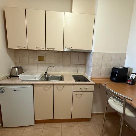 Pm Services Flora Apartments 보로베츠 외부 사진