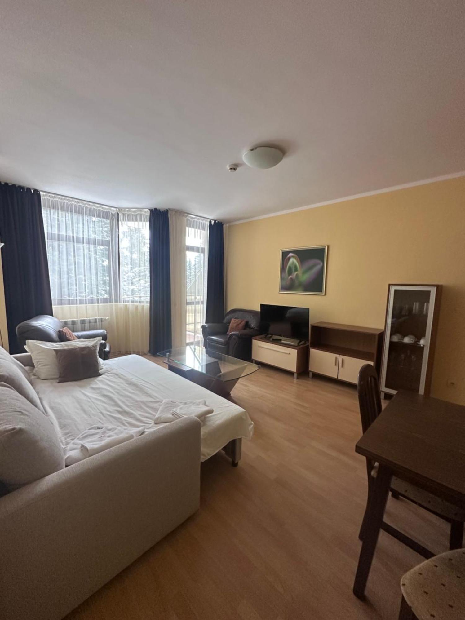 Pm Services Flora Apartments 보로베츠 외부 사진