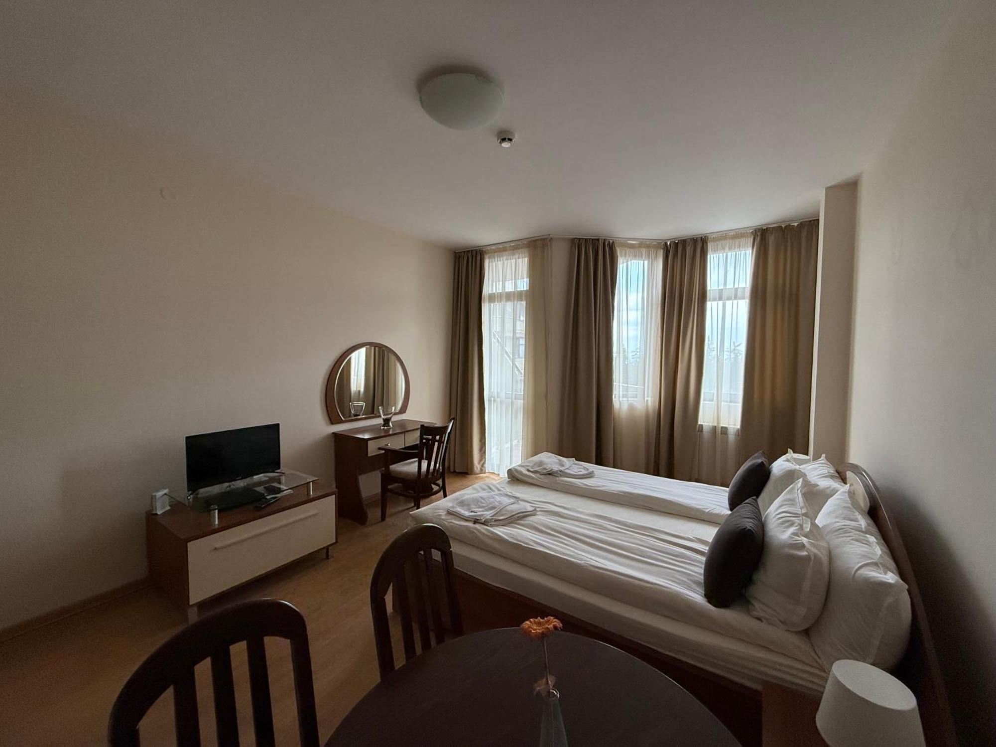 Pm Services Flora Apartments 보로베츠 외부 사진